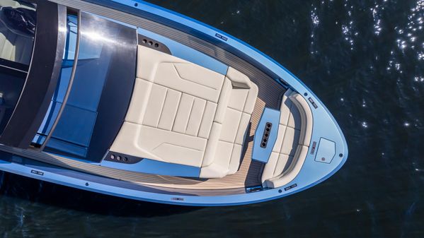 Vanquish Yachts VQ58 image