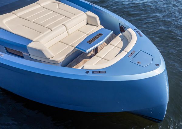 Vanquish Yachts VQ58 image