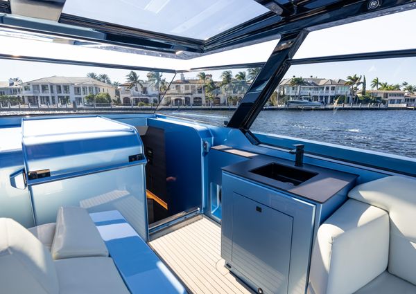 Vanquish Yachts VQ58 image