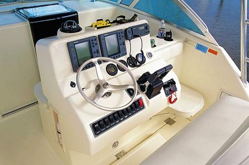 Pursuit 3070 Offshore Center Console image