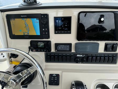 Boston Whaler 230 Outrage image