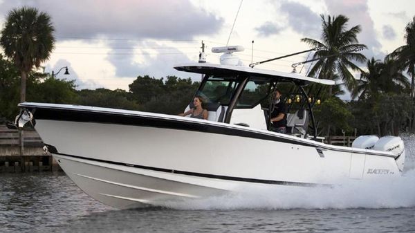 Blackfin 332 CC