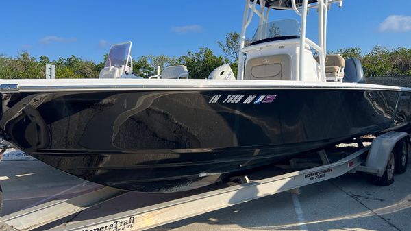 Sportsman Masters 247 Bay Boat