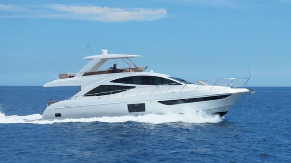 Dyna Hard Top FB Motor Yacht