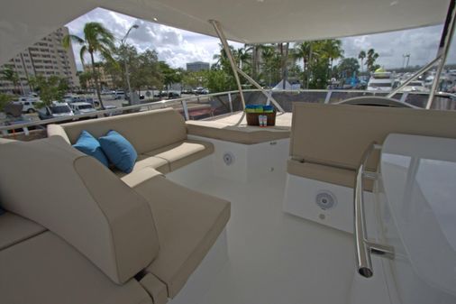 Dyna Hard Top FB Motor Yacht image