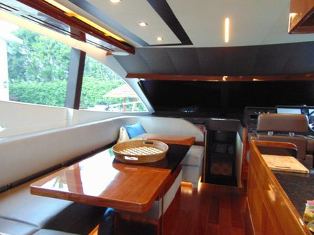 Dyna Hard Top FB Motor Yacht image