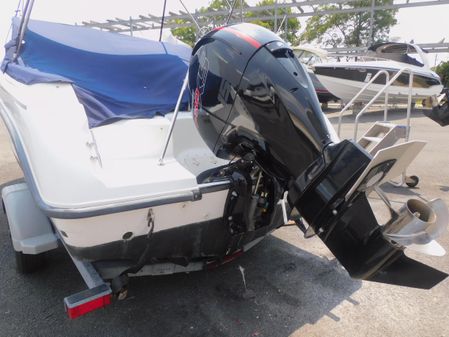 Boston Whaler Ventura 180 image