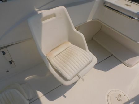 Boston Whaler Ventura 180 image