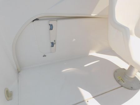 Boston Whaler Ventura 180 image