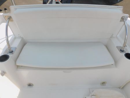 Boston Whaler Ventura 180 image