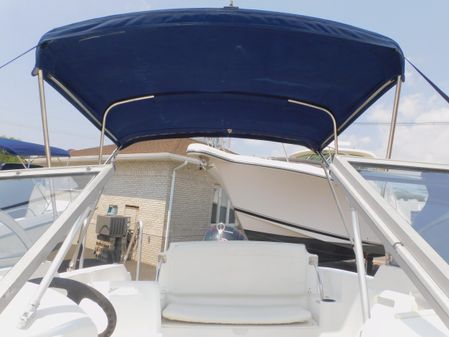 Boston Whaler Ventura 180 image