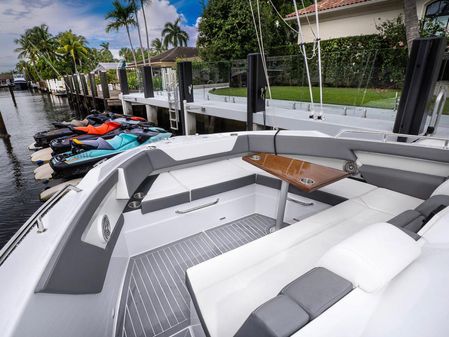 Cruisers Yachts 42 GLS image