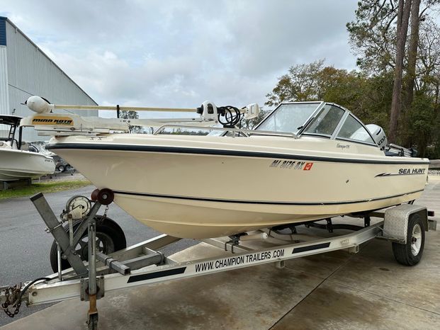 2003 Sea Hunt Escape 175 Niceville, Florida - Emerald Coast Marine Group