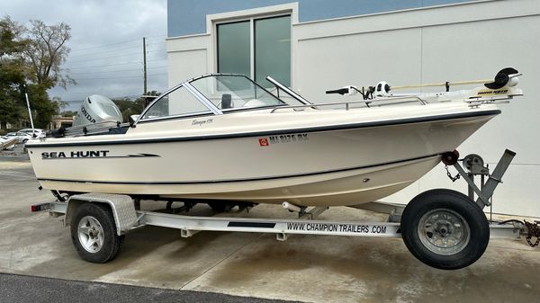 Sea Hunt Escape 175