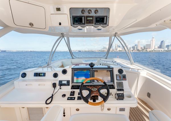 Sea Ray 550 Sedan Bridge image