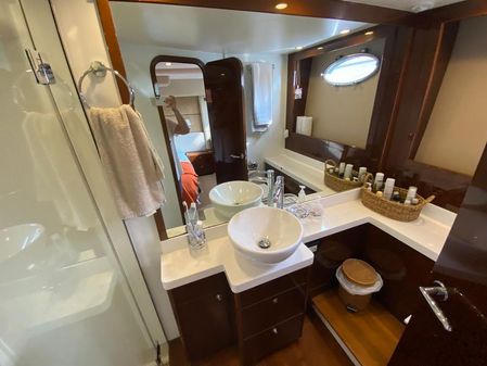 Princess Yachts 62 Flybridge image