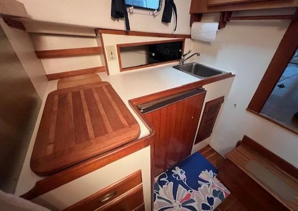 Cape-dory FLYBRIDGE-CRUISER image