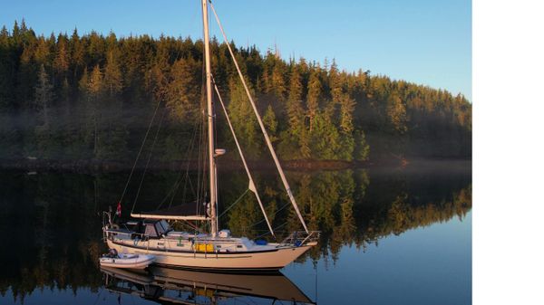 Pacific Seacraft 37