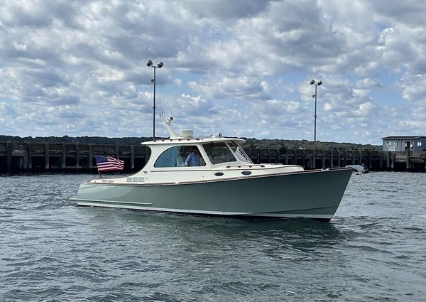 Hinckley Picnic Boat 37 MKIII image