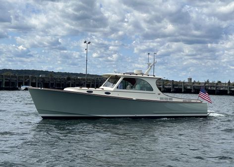 Hinckley Picnic Boat 37 MKIII image