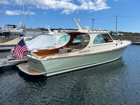 Hinckley Picnic Boat 37 MKIII image