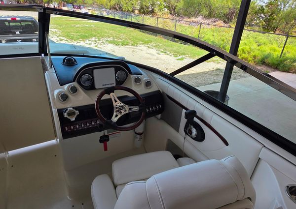 Sea Ray 270 SLX image