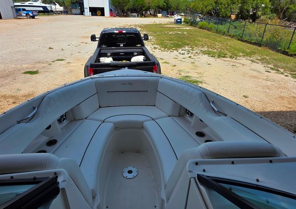 Sea Ray 270 SLX image