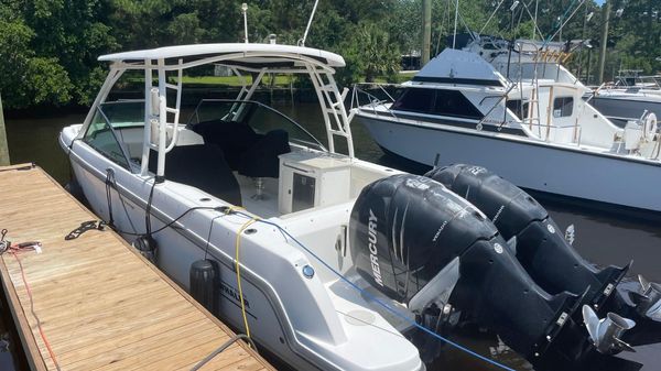 Boston Whaler 270 Vantage 