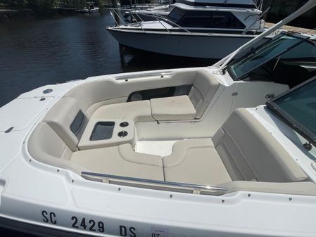 Boston Whaler 270 Vantage image