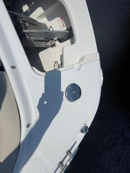 Boston Whaler 270 Vantage image