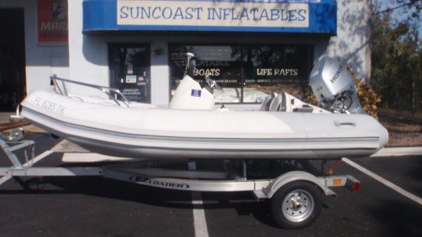 Zodiac Yachtline Deluxe 380
