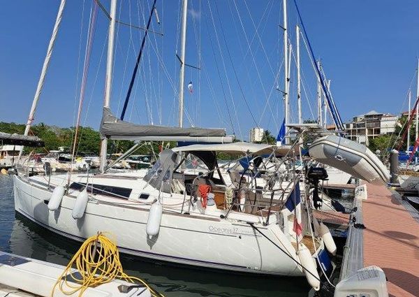 Beneteau Oceanis 37 image