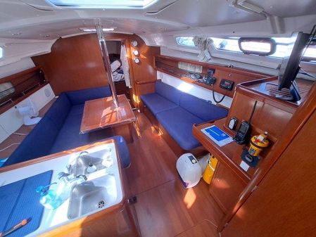 Beneteau Oceanis 37 image