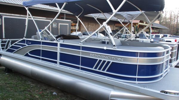 Bennington 23 SL