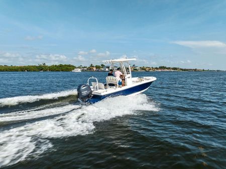 Robalo 226 Cayman image