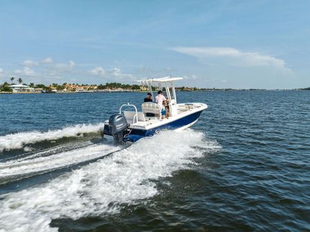 Robalo 226 Cayman image