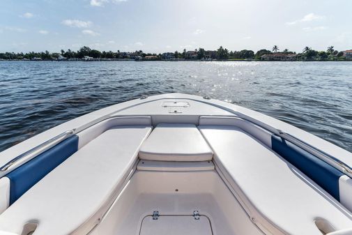 Robalo 226 Cayman image