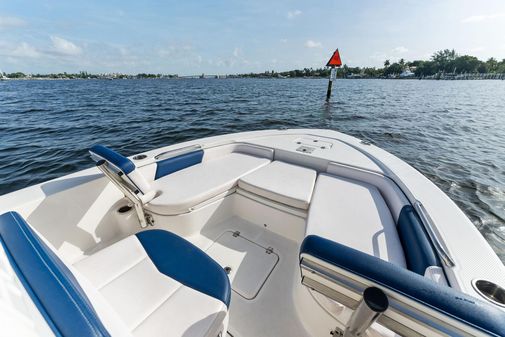 Robalo 226 Cayman image