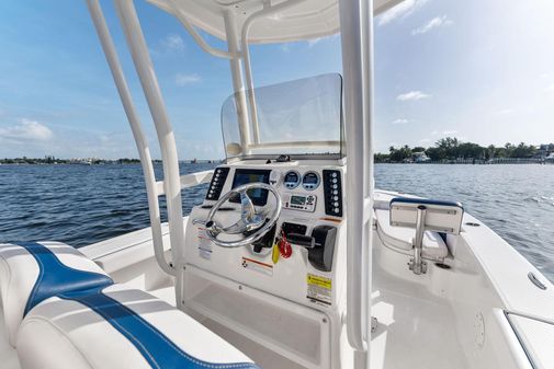 Robalo 226 Cayman image