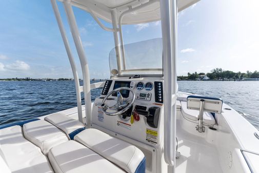 Robalo 226 Cayman image