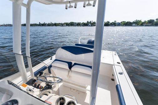 Robalo 226 Cayman image