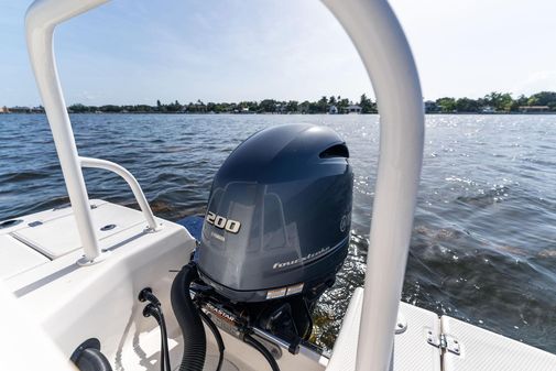 Robalo 226 Cayman image