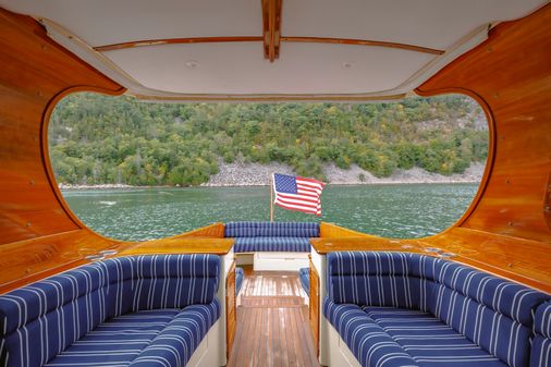 Hinckley Picnic Boat 37 MKIII image