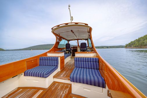 Hinckley Picnic Boat 37 MKIII image