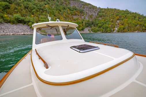 Hinckley Picnic Boat 37 MKIII image