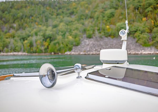 Hinckley Picnic Boat 37 MKIII image