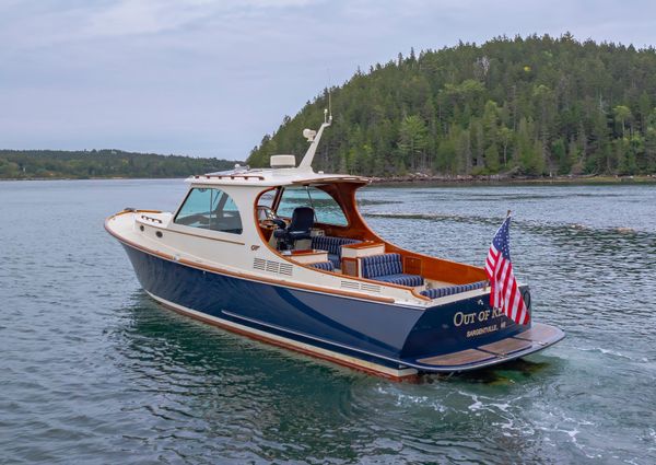 Hinckley Picnic Boat 37 MKIII image