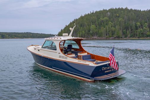 Hinckley Picnic Boat 37 MKIII image