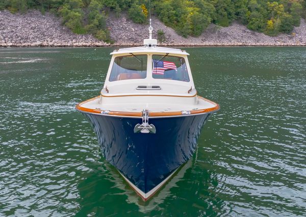 Hinckley Picnic Boat 37 MKIII image