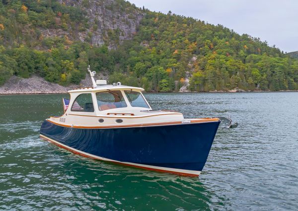 Hinckley Picnic Boat 37 MKIII image